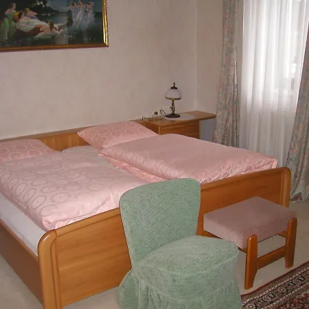 Frosch Apartment *